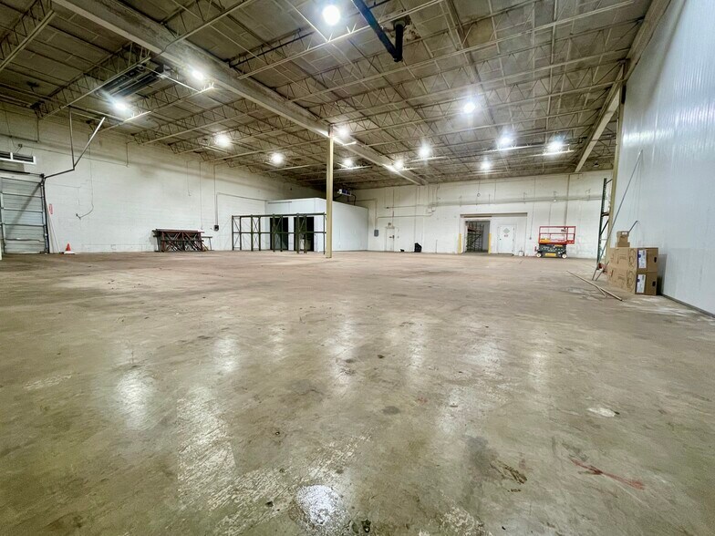 More Photos Of 211 Industrial Ave, Greensboro Warehouse For Lease