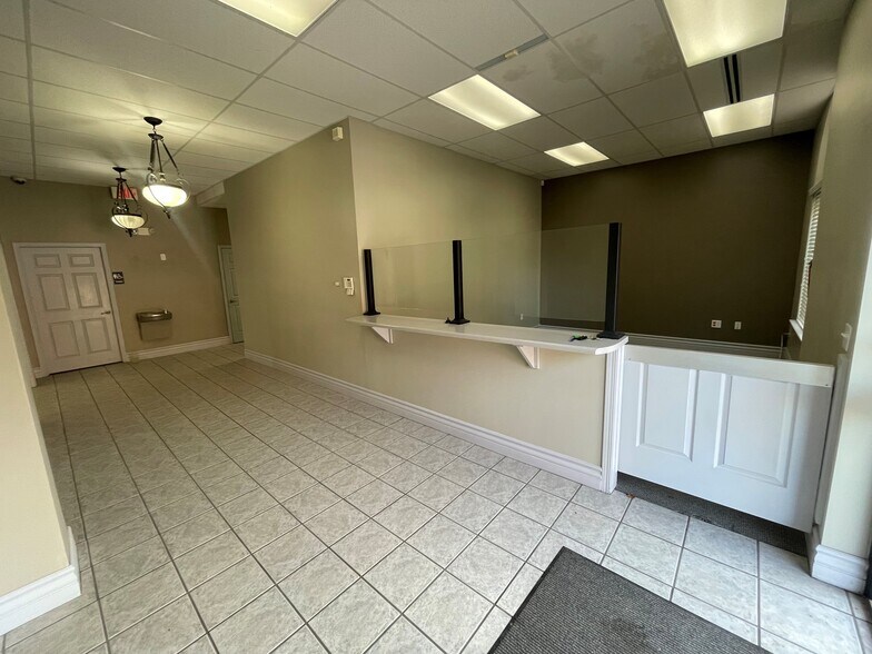 More Photos Of 1401 E Douglas Ave, Wichita Office For Lease