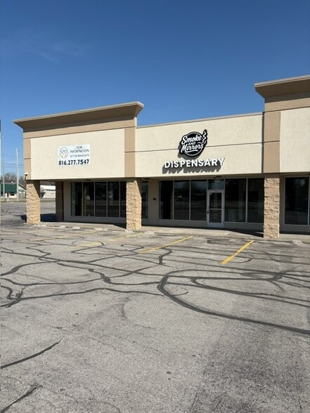 Primary Photo Of 114-138 E North Ave, Belton General Retail For Lease