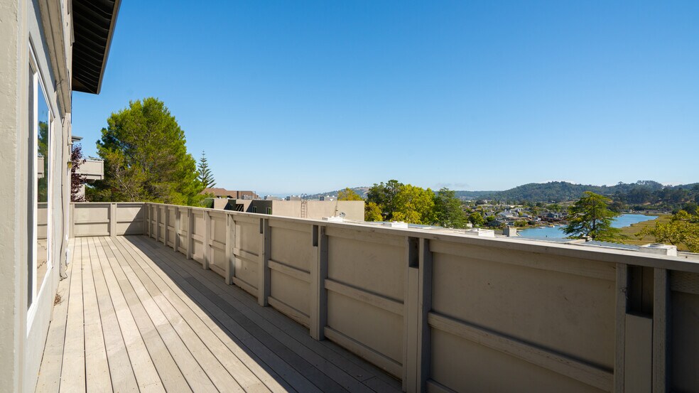 More Photos Of 151-153 Upper Via Casitas, Greenbrae Apartments For Sale