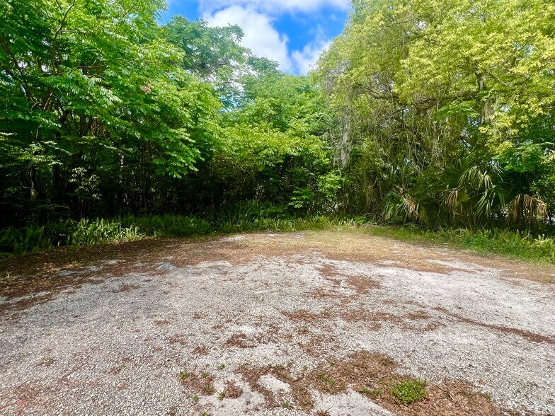 More Photos Of 317 S Volusia Ave, Orange City Freestanding For Sale