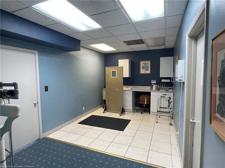 More Photos Of 230 Interlake Blvd, Lake Placid Storefront For Sale