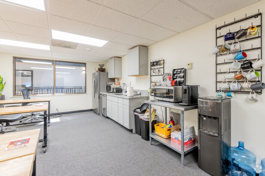 More Photos Of 255 W Moana Ln, Reno Loft Creative Space For Lease