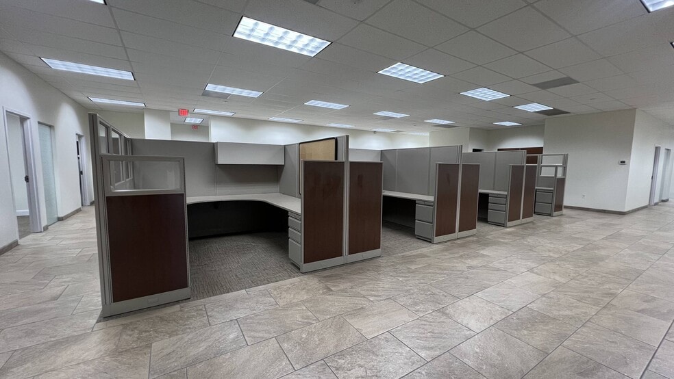 More Photos Of 8258 118th Ave N, Largo Medical For Sale