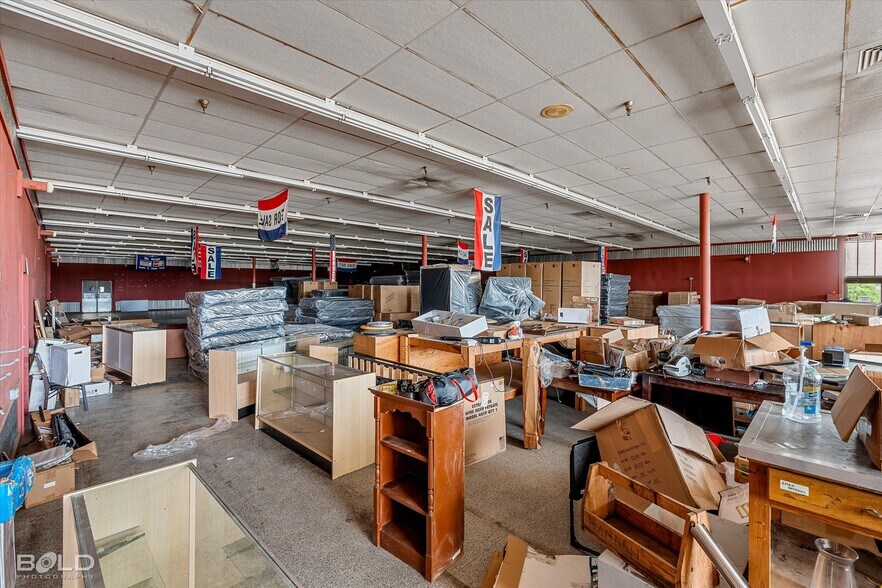 More Photos Of 1837 N Market St, Shreveport General Retail For Sale