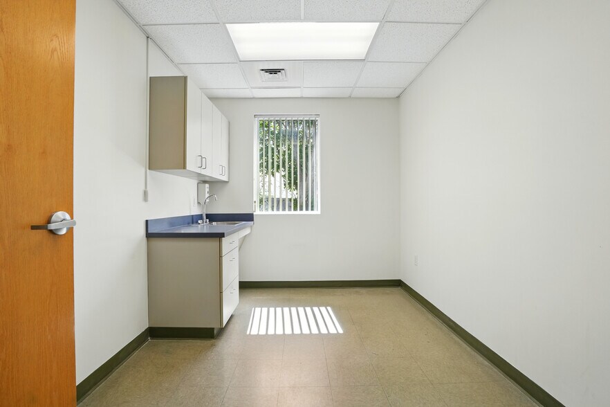 More Photos Of 91 Washington St, Taunton Medical For Lease