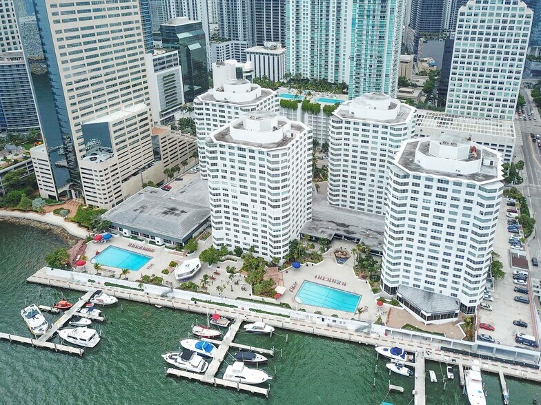 More Photos Of 825 Brickell Bay Dr, Miami Apartments For Lease
