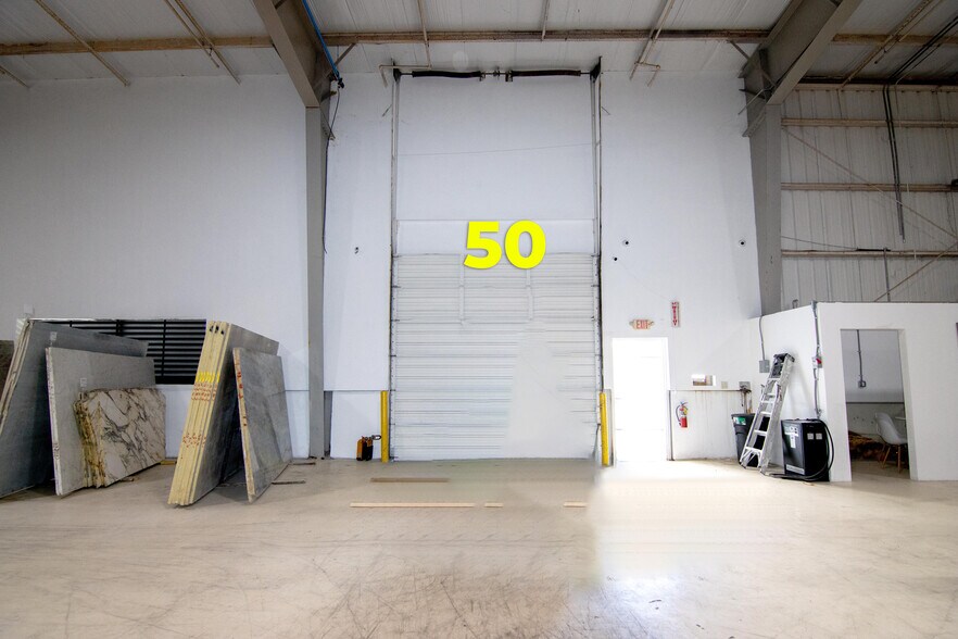 More Photos Of 1921 5th Ave S, Saint Petersburg Warehouse For Lease