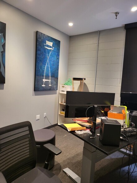 More Photos Of 3000 N Hollywood Way, Burbank Office For Lease