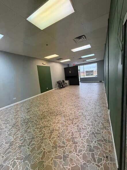 More Photos Of 1551 Plainfield Rd, Joliet Freestanding For Lease