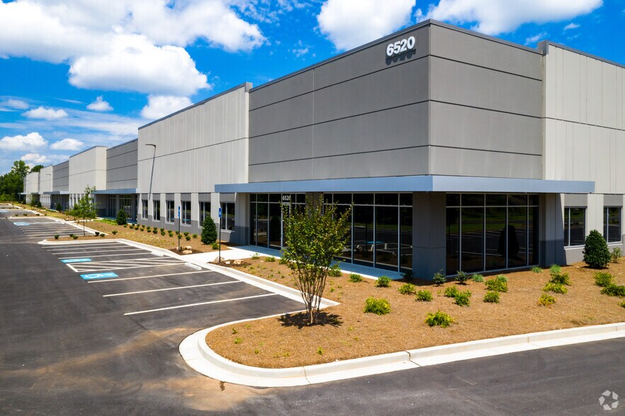 More Photos Of 6520 Corporate Ct, Alpharetta Manufacturing For Lease