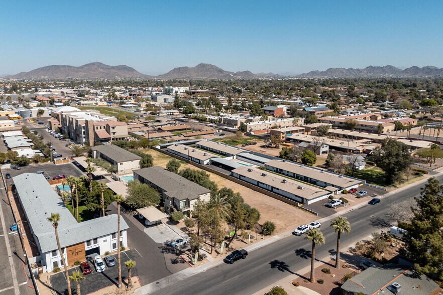 More Photos Of 2016 W Orangewood Ave, Phoenix Apartments For Sale