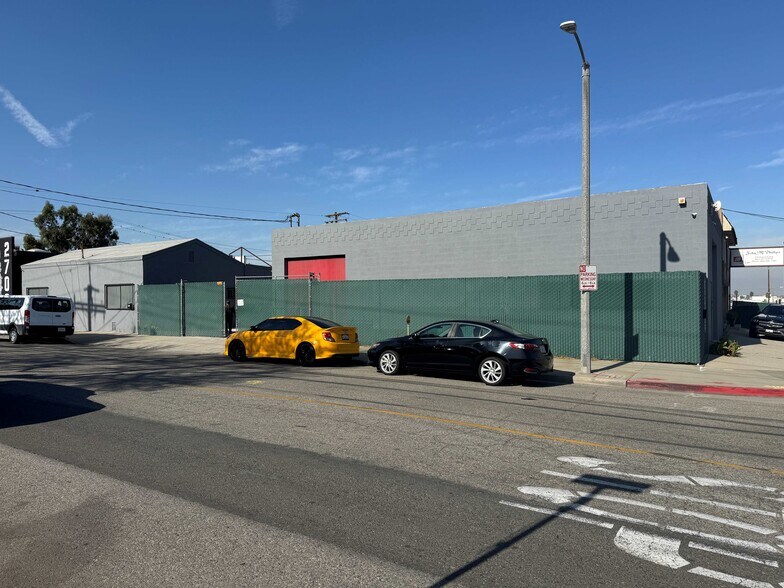 More Photos Of 2701 Dawson Ave, Signal Hill Warehouse For Lease