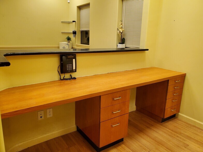More Photos Of 16040 78th Rd, Flushing Medical For Lease