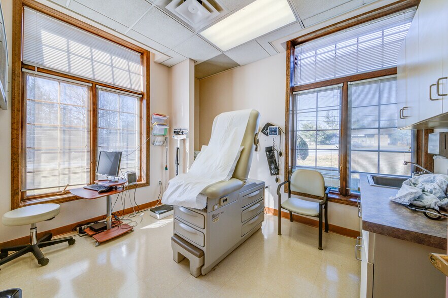 More Photos Of 48 Route 6, Yorktown Heights Medical For Lease