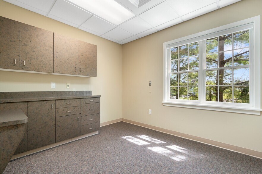 More Photos Of 223 Chief Justice Cushing Hwy, Cohasset Medical For Lease