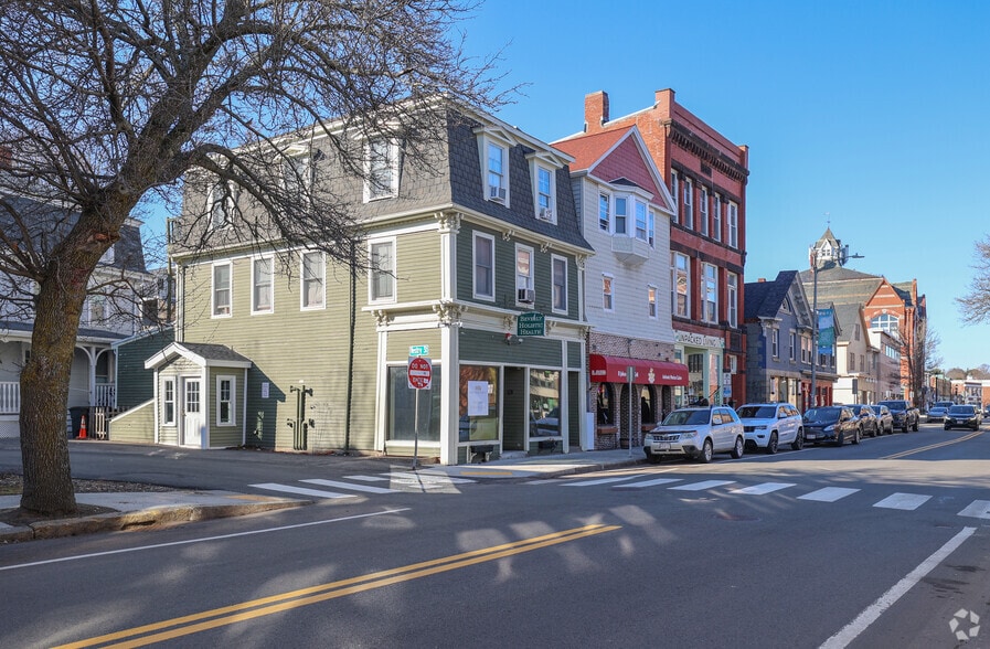 More Photos Of 146 Cabot St, Beverly Apartments For Lease