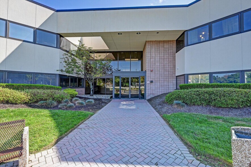 More Photos Of 225 State Highway 35, Red Bank Medical For Lease