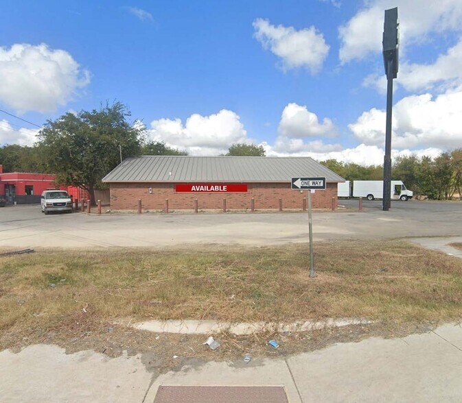 More Photos Of 5521 E IH-10, San Antonio Freestanding For Lease
