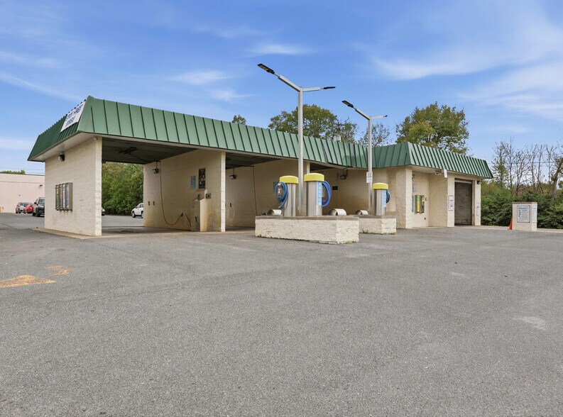Primary Photo Of 4803 Gerrardstown Rd, Inwood Specialty For Sale