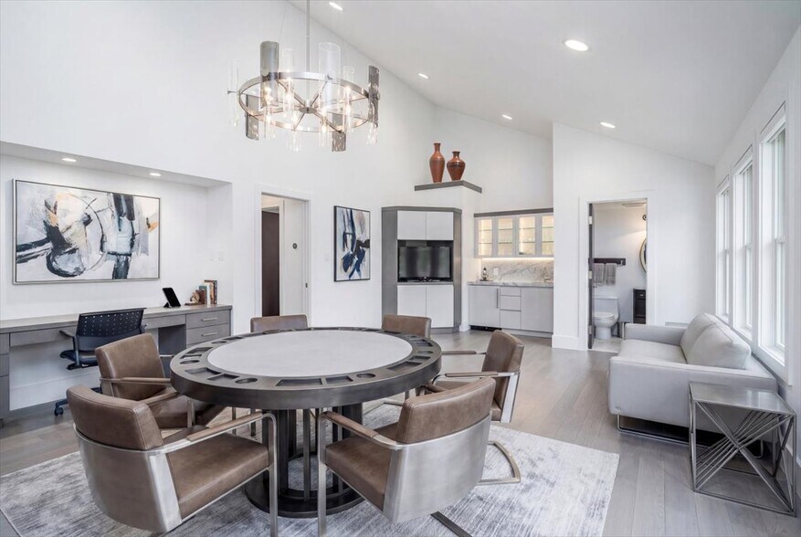 More Photos Of 20 Woodsend Cres, Aurora Flex For Sale