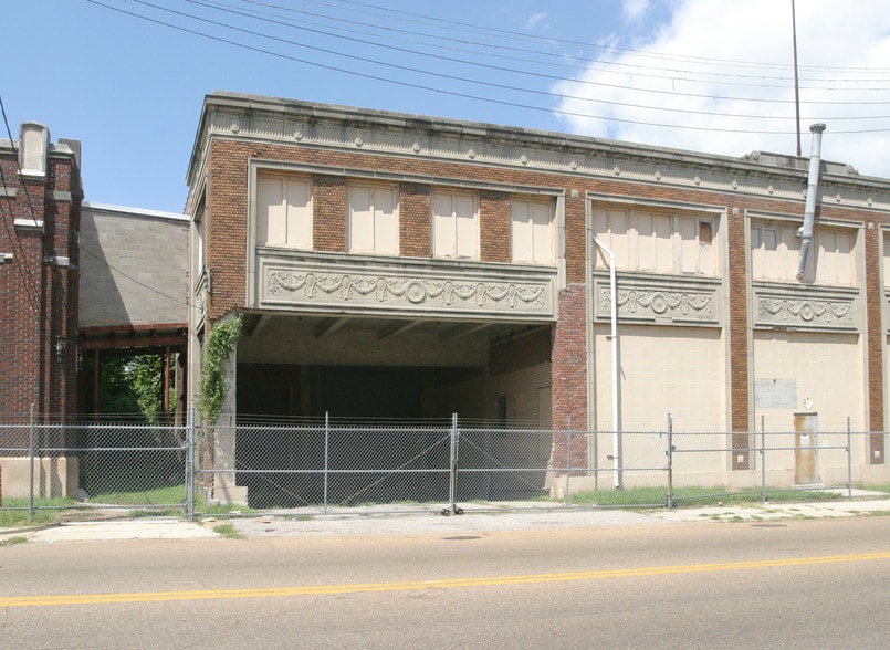 More Photos Of 690 Linden Ave, Memphis Warehouse For Sale