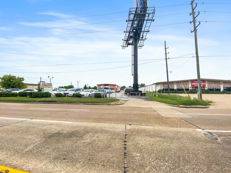 Primary Photo Of , Houston General Retail For Sale