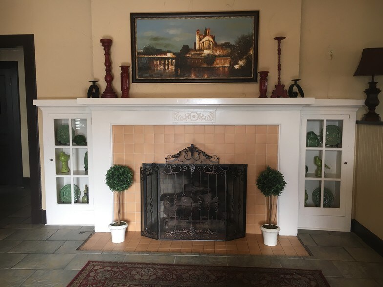 More Photos Of 8556 Macon Rd, Cordova Restaurant For Sale