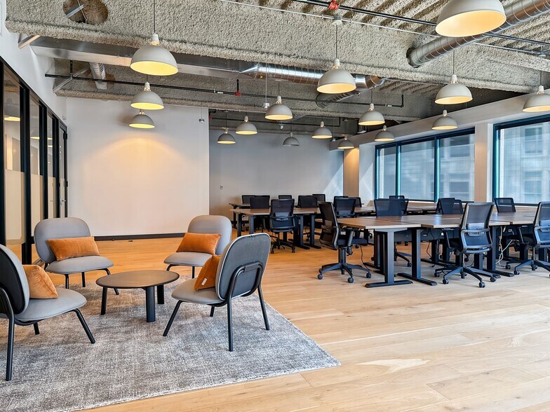 More Photos Of 1601 5th Ave, Seattle Coworking Space