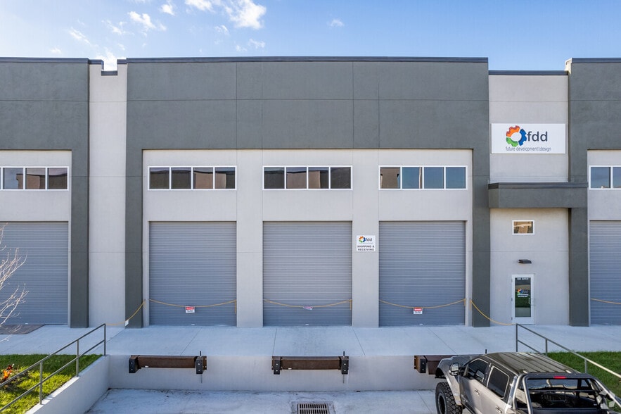 More Photos Of 5620 W Linebaugh Ave, Tampa Warehouse For Lease