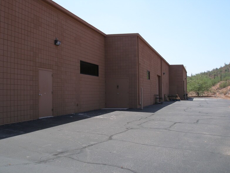 More Photos Of 16508 E Laser Dr, Fountain Hills Distribution For Lease