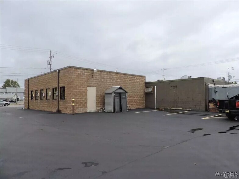 More Photos Of 5055 Broadway, Depew Restaurant For Sale