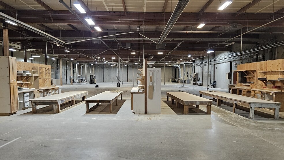 More Photos Of 2219 Talley Way, Kelso Industrial For Sale