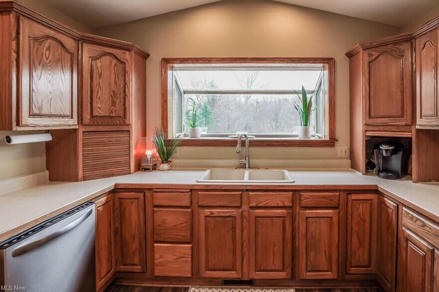 More Photos Of 11316 Cleveland Ave NW, Uniontown Office Residential For Sale