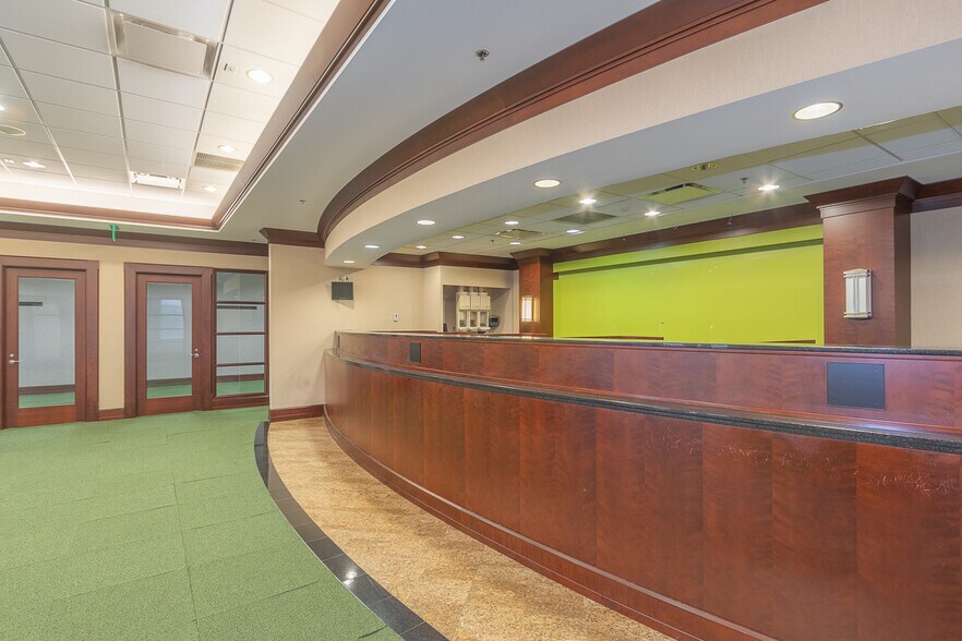 More Photos Of 129 N Main St, Anderson Office For Lease