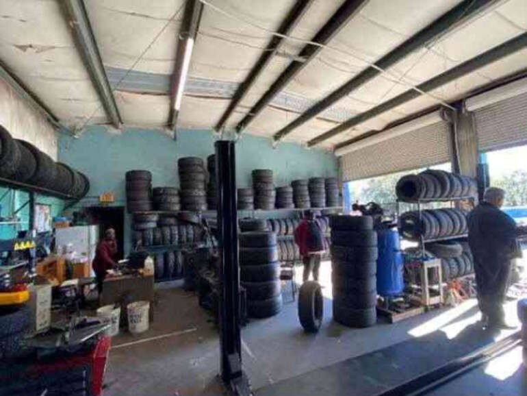 More Photos Of 2331 NW 10th St, Ocala Auto Repair For Sale