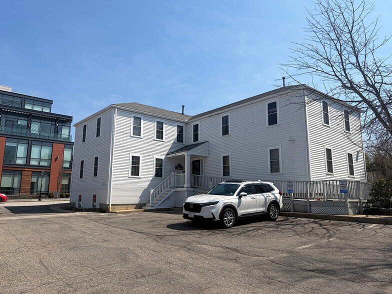 More Photos Of 118 Maplewood Ave, Portsmouth Office For Sale