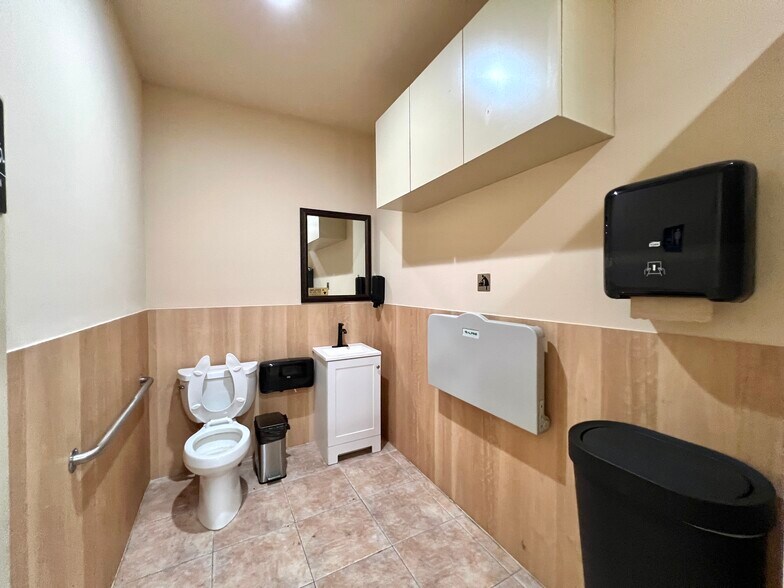 More Photos Of 223 Valencia Ave, Coral Gables Restaurant For Sale