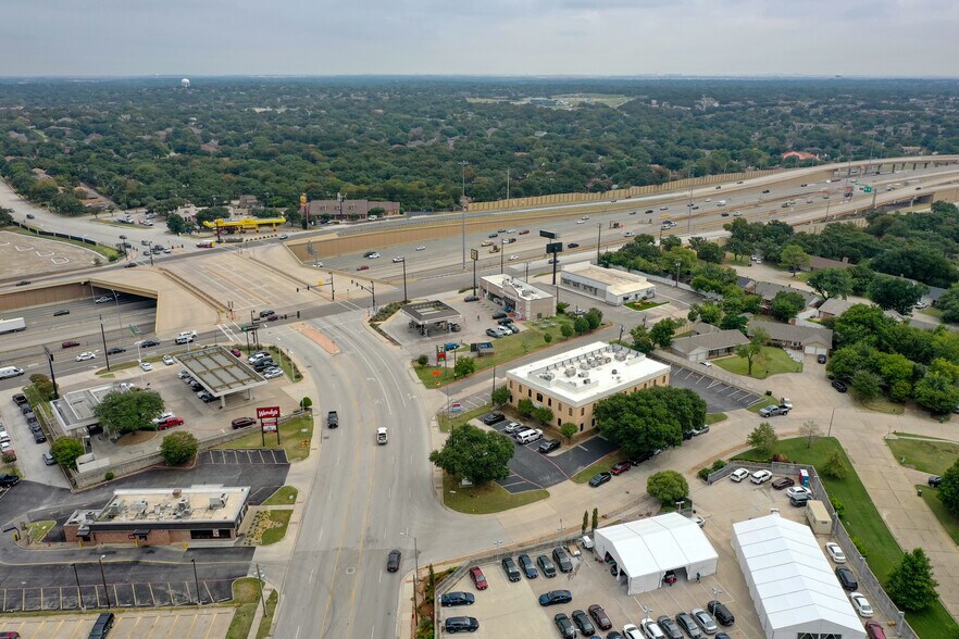 More Photos Of 1500 Brown Trl, Bedford Office For Sale