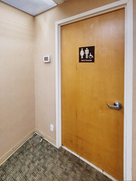 More Photos Of 5676-5678 Riverdale Ave, Bronx Office For Lease