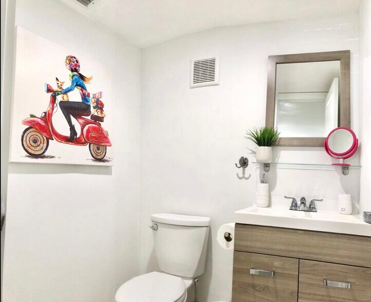 More Photos Of 2638 Lake Dr, Riviera Beach Apartments For Sale