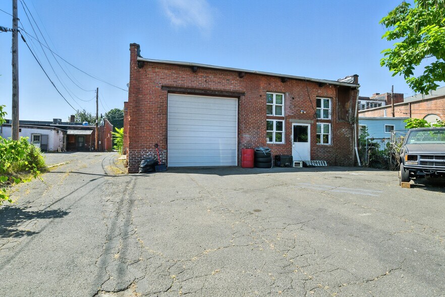 More Photos Of 285 Elm St, Westfield Storefront Retail Residential For Sale