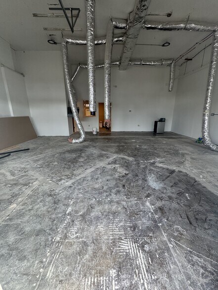 More Photos Of 473 Washington Ave, North Haven Freestanding For Lease