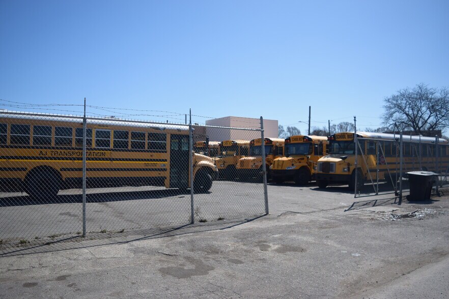 More Photos Of 4929 E McNichols Rd, Detroit Freestanding For Sale