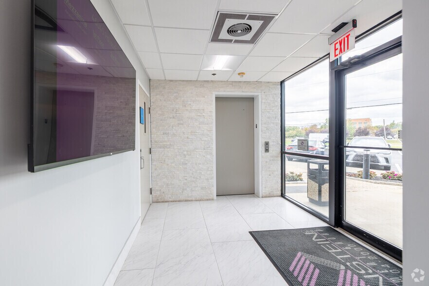 More Photos Of 46045 Palisade Parkway, Sterling Medical For Lease