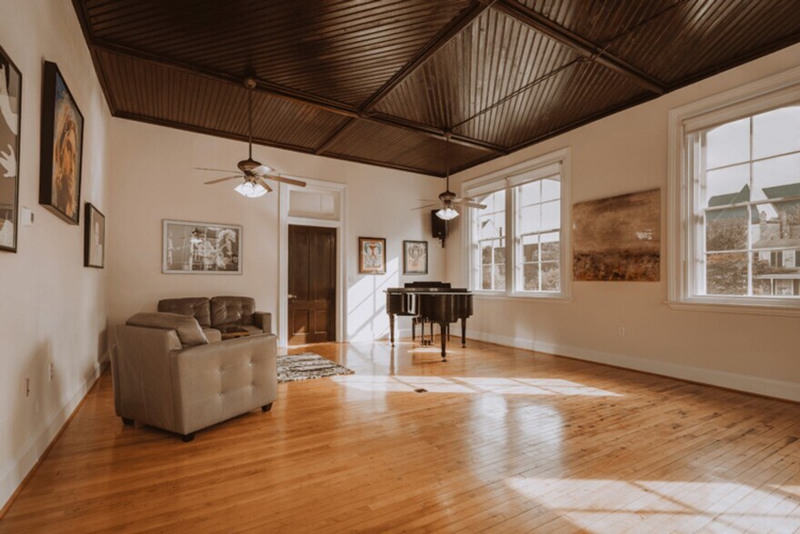 More Photos Of 441 Washington St, Portsmouth Office Residential For Sale