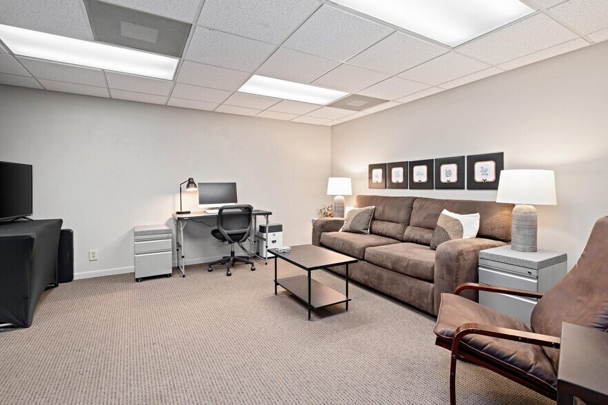 More Photos Of 22 Crescent St, Grand Rapids Apartments For Sale
