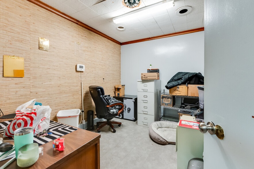 More Photos Of 1217-1219 E Main St, Richmond Storefront For Sale