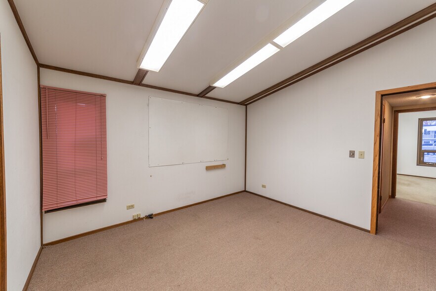 More Photos Of 605 Scott St, Wausau Office For Sale