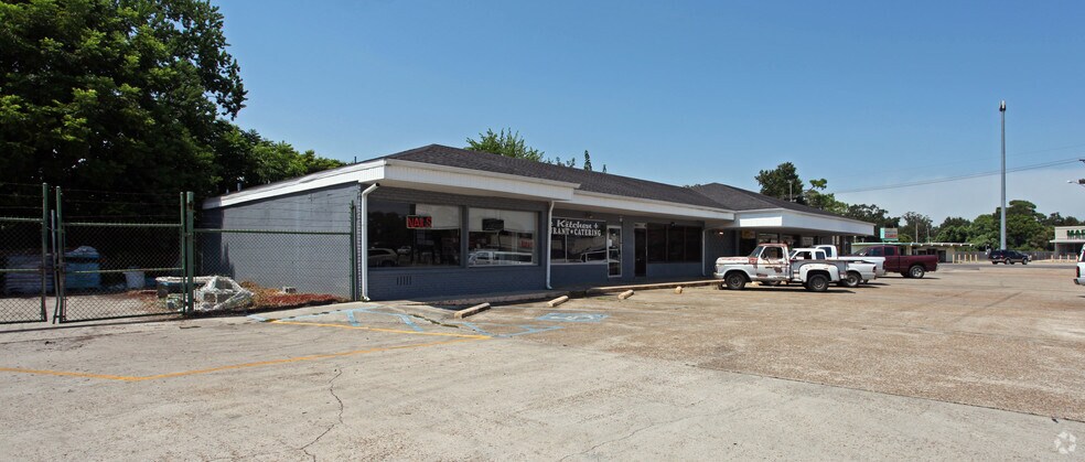 More Photos Of 4800-4854 General Meyer Ave, New Orleans Unknown For Lease